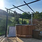 Dolina Narie - Z Jacuzzi Prázdninový dům